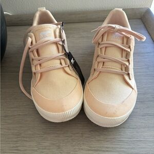 Women’s Sorel Gymshoes 8.5